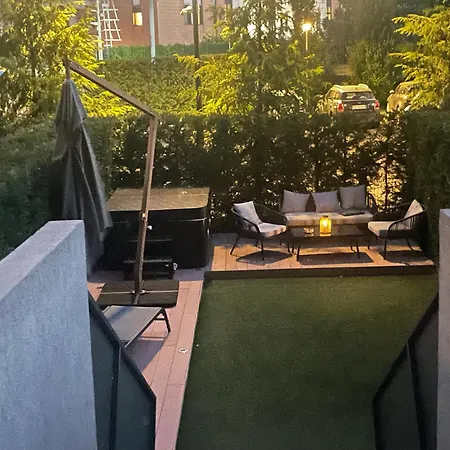 Open Space - Garden & Jacuzzi Apartment