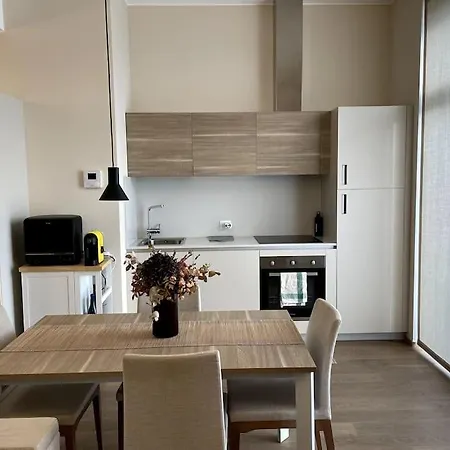 Apartment Open Space - Garden & Jacuzzi - Self Check-in