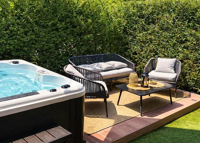 شقة Open Space - Garden & Jacuzzi ميلان